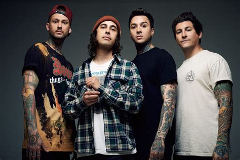 What Genre of Music is Pierce the Veil and a Delve into Its Multi-Layered Sound